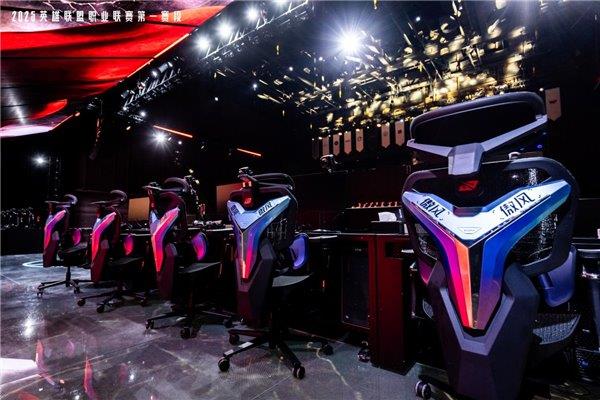-2026年英雄联盟职业联赛 为玩家带来超凡体验PG电子游戏麻将胡了无畏竞巅峰！傲风携手2025(图1)